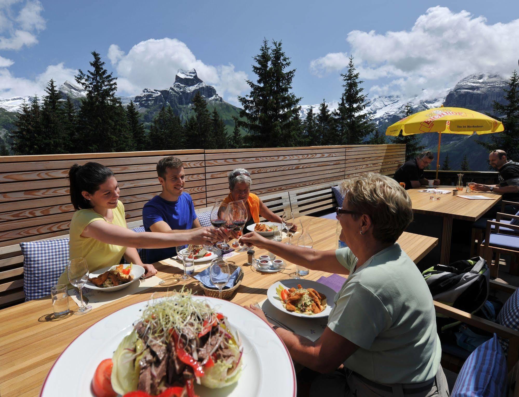 Berglodge Restaurant Ristis Engelberg Buitenkant foto