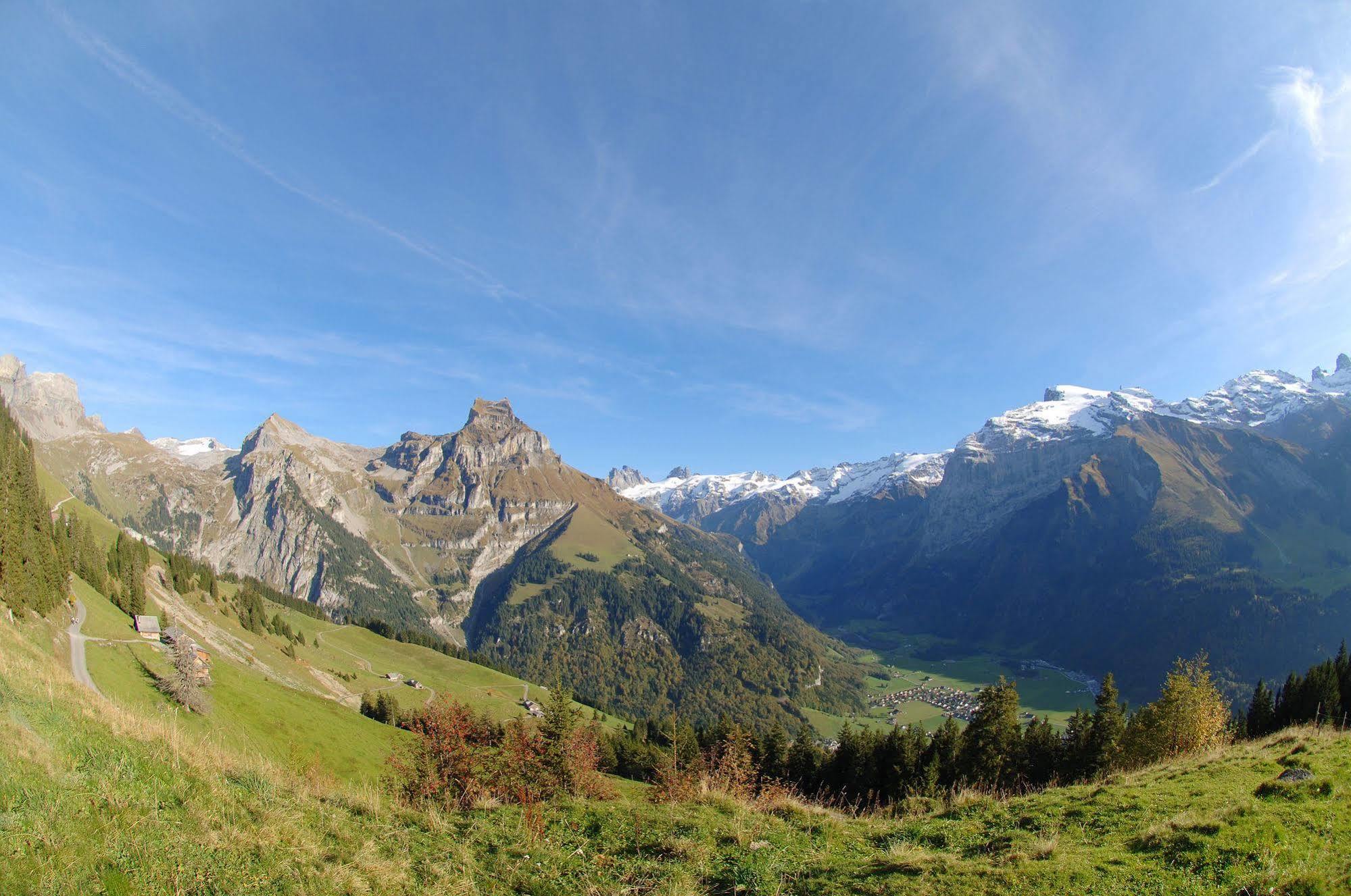 Berglodge Restaurant Ristis Engelberg Buitenkant foto